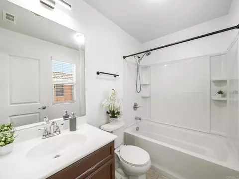 Bath - 1824 Peach Ct #3, Chula Vista, CA 91913 photo 4 of 4