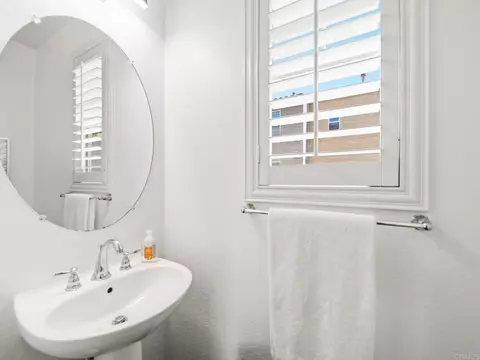 Bath - 1824 Peach Ct #3, Chula Vista, CA 91913 photo 1 of 4