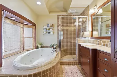 Bath - 1738 Key Ln, El Cajon, CA 92021 photo 4 of 6