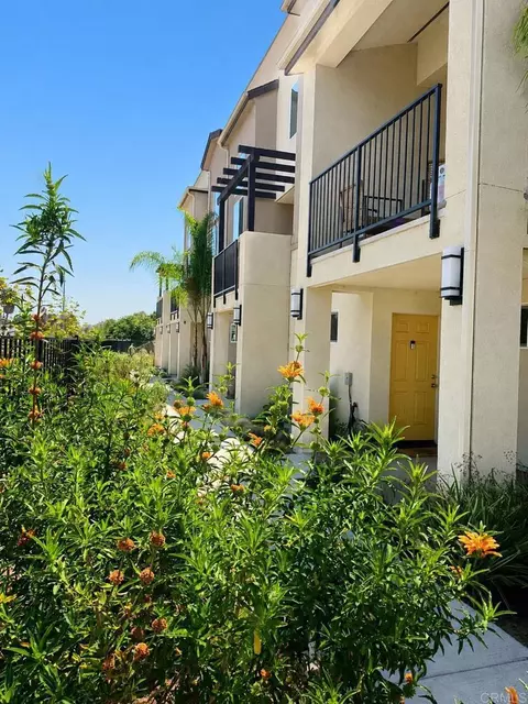 438 Creekside Cir, San Diego, CA 92114