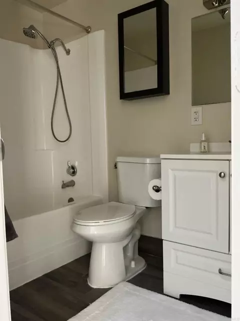 Bath - 8427 Carlton Oaks Dr, Santee, CA 92071 photo 1 of 3