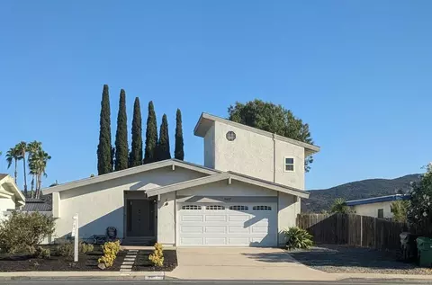 8427 Carlton Oaks Dr, Santee, CA 92071