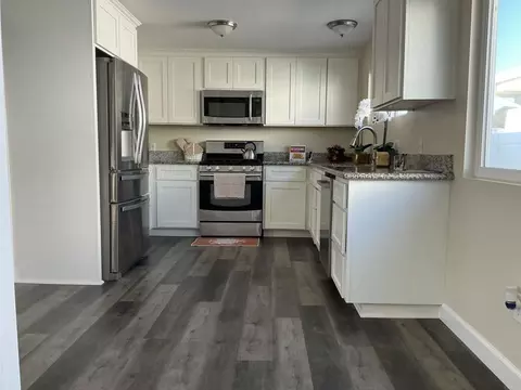 Kitchen - 8427 Carlton Oaks Dr, Santee, CA 92071 photo 2 of 2