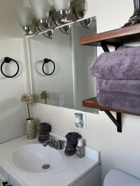 Bath - 8427 Carlton Oaks Dr, Santee, CA 92071 photo 2 of 3
