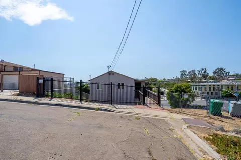 648 51 St, San Diego, CA 92114