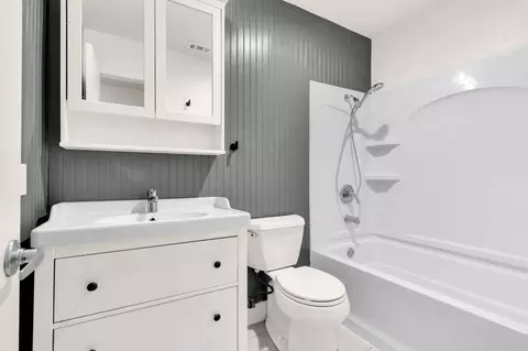 Bath - 7979 Shir Mar Pl, El Cajon, CA 92021 photo 1 of 3
