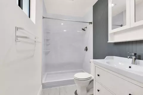 Bath - 7979 Shir Mar Pl, El Cajon, CA 92021 photo 2 of 3