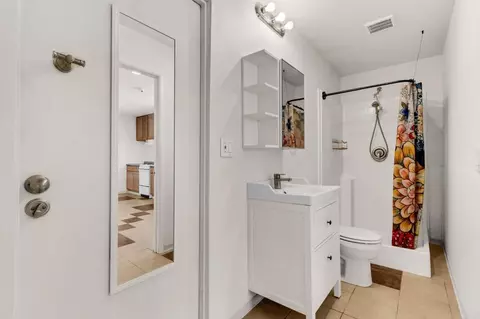 Bath - 7979 Shir Mar Pl, El Cajon, CA 92021 photo 3 of 3