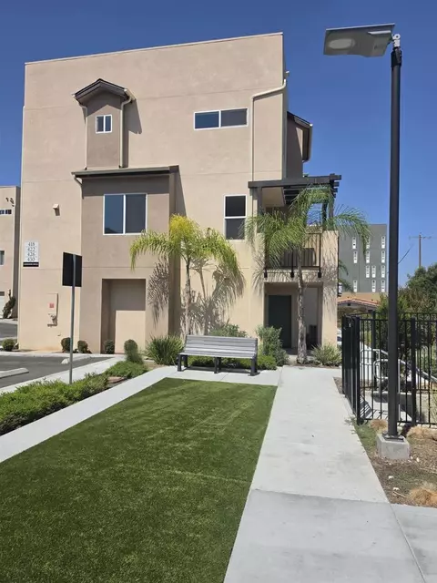430 Creekside Cir, San Diego, CA 92114