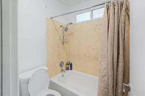 Bath - 1284 Bates Ln, El Cajon, CA 92021 photo 1 of 2