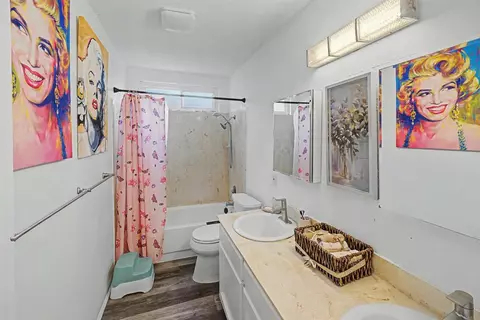 Bath - 1284 Bates Ln, El Cajon, CA 92021 photo 2 of 2