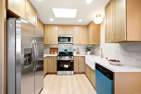 Kitchen - 14722 Jeff Park Ln, Poway, CA 92064 photo 3 of 4