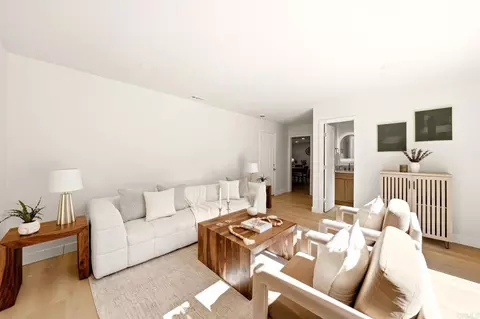 Living - 14722 Jeff Park Ln, Poway, CA 92064 photo 3 of 3