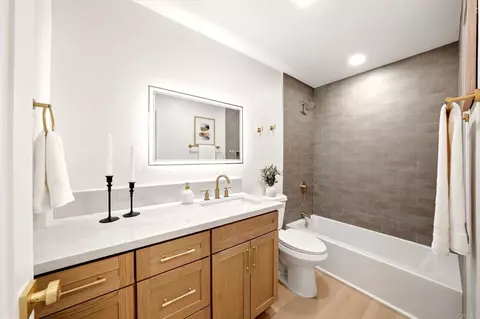 Bath - 14722 Jeff Park Ln, Poway, CA 92064 photo 1 of 3