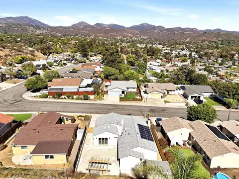 View/Area - 14722 Jeff Park Ln, Poway, CA 92064 photo 4 of 5