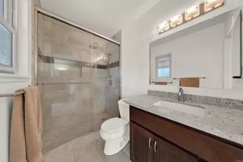 Bath - 10510 Share Ct, Santee, CA 92071 photo 2 of 2