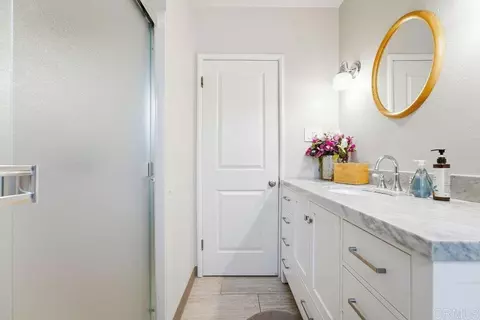Bath - 575 Mitchell Ave, San Leandro, CA 94577 photo 2 of 7