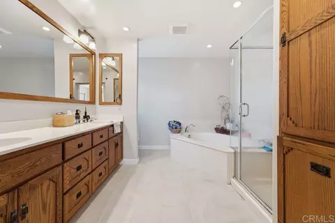 Bath - 575 Mitchell Ave, San Leandro, CA 94577 photo 3 of 7