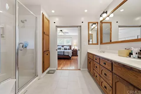 Bath - 575 Mitchell Ave, San Leandro, CA 94577 photo 6 of 7