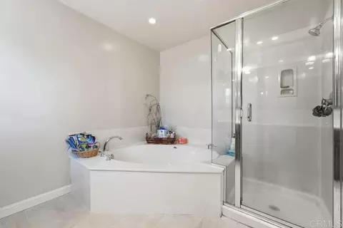 Bath - 575 Mitchell Ave, San Leandro, CA 94577 photo 4 of 7