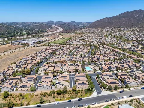 View/Area - 259 Dun Blazer Way, Fallbrook, CA 92028 photo 10 of 12