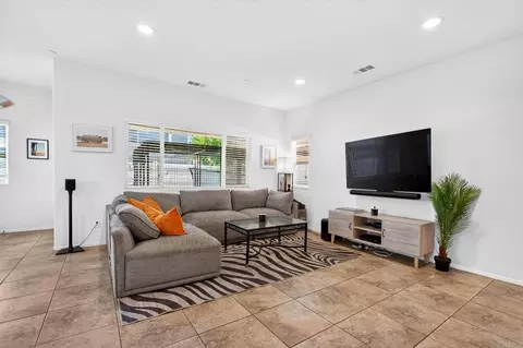 Living - 259 Dun Blazer Way, Fallbrook, CA 92028 photo 2 of 2