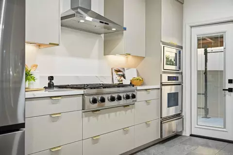 Kitchen - 455 Nickman, Chula Vista, CA 91911 photo 7 of 9
