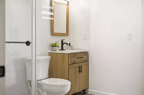 Bath - 455 Nickman, Chula Vista, CA 91911 photo 3 of 4