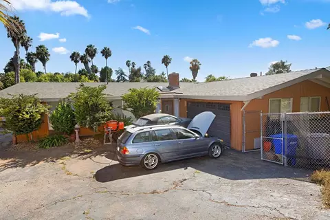 Exterior - 609 Roca Pl, Vista, CA 92084 photo 2 of 14