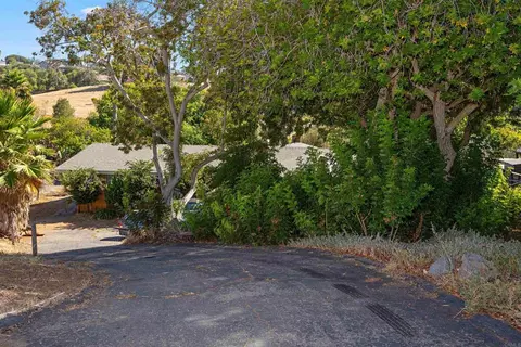 Exterior - 609 Roca Pl, Vista, CA 92084 photo 1 of 14