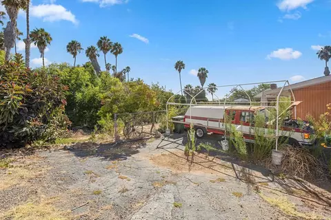 Exterior - 609 Roca Pl, Vista, CA 92084 photo 14 of 14