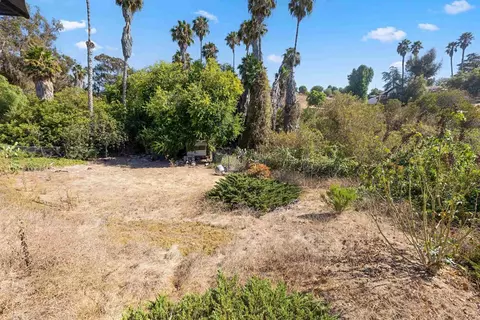Exterior - 609 Roca Pl, Vista, CA 92084 photo 7 of 14