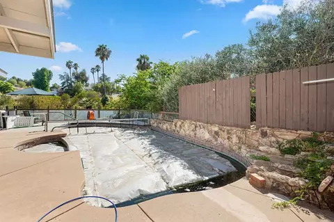 Exterior - 609 Roca Pl, Vista, CA 92084 photo 3 of 14