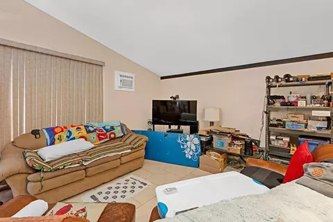 Living - 609 Roca Pl, Vista, CA 92084 photo 2 of 3