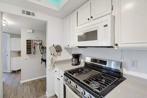 Kitchen - 3045 Blue Oak Ct, Spring Valley, CA 91978 photo 5 of 6