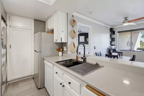 Kitchen - 3045 Blue Oak Ct, Spring Valley, CA 91978 photo 3 of 6