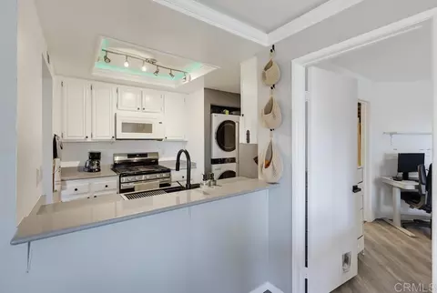 Kitchen - 3045 Blue Oak Ct, Spring Valley, CA 91978 photo 6 of 6