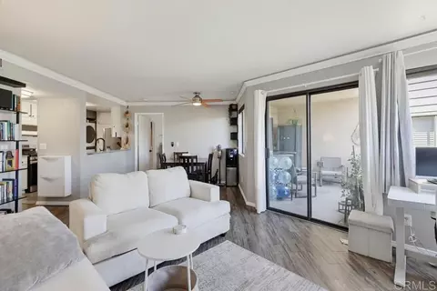 Living - 3045 Blue Oak Ct, Spring Valley, CA 91978 photo 3 of 3