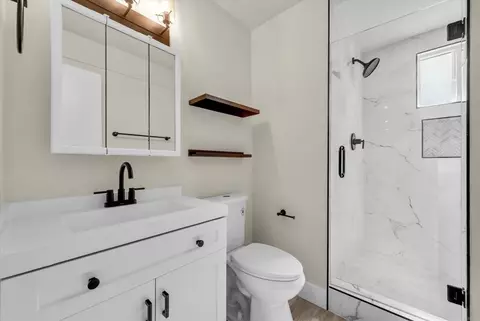 Bath - 4860 Crestview Dr, Norco, CA 92860 photo 2 of 2