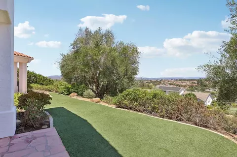 Exterior - 17572 Via Loma Dr, Poway, CA 92064 photo 12 of 14