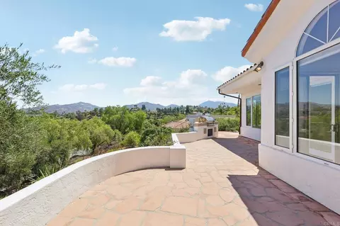 Exterior - 17572 Via Loma Dr, Poway, CA 92064 photo 8 of 14