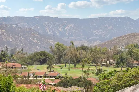 View/Area - 17572 Via Loma Dr, Poway, CA 92064 photo 6 of 8