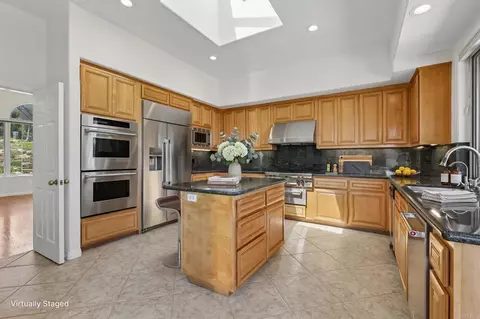 Kitchen - 17572 Via Loma Dr, Poway, CA 92064 photo 2 of 5