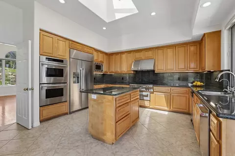 Kitchen - 17572 Via Loma Dr, Poway, CA 92064 photo 3 of 5