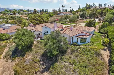 View/Area - 17572 Via Loma Dr, Poway, CA 92064 photo 5 of 8