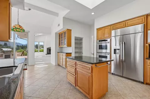 Kitchen - 17572 Via Loma Dr, Poway, CA 92064 photo 4 of 5
