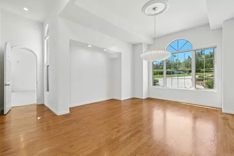 Living - 17572 Via Loma Dr, Poway, CA 92064 photo 8 of 12