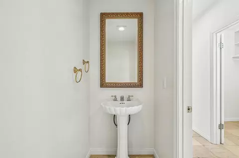 Bath - 17572 Via Loma Dr, Poway, CA 92064 photo 6 of 9