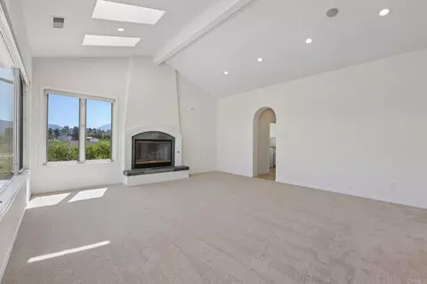 Living - 17572 Via Loma Dr, Poway, CA 92064 photo 4 of 12