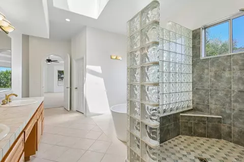 Bath - 17572 Via Loma Dr, Poway, CA 92064 photo 5 of 9